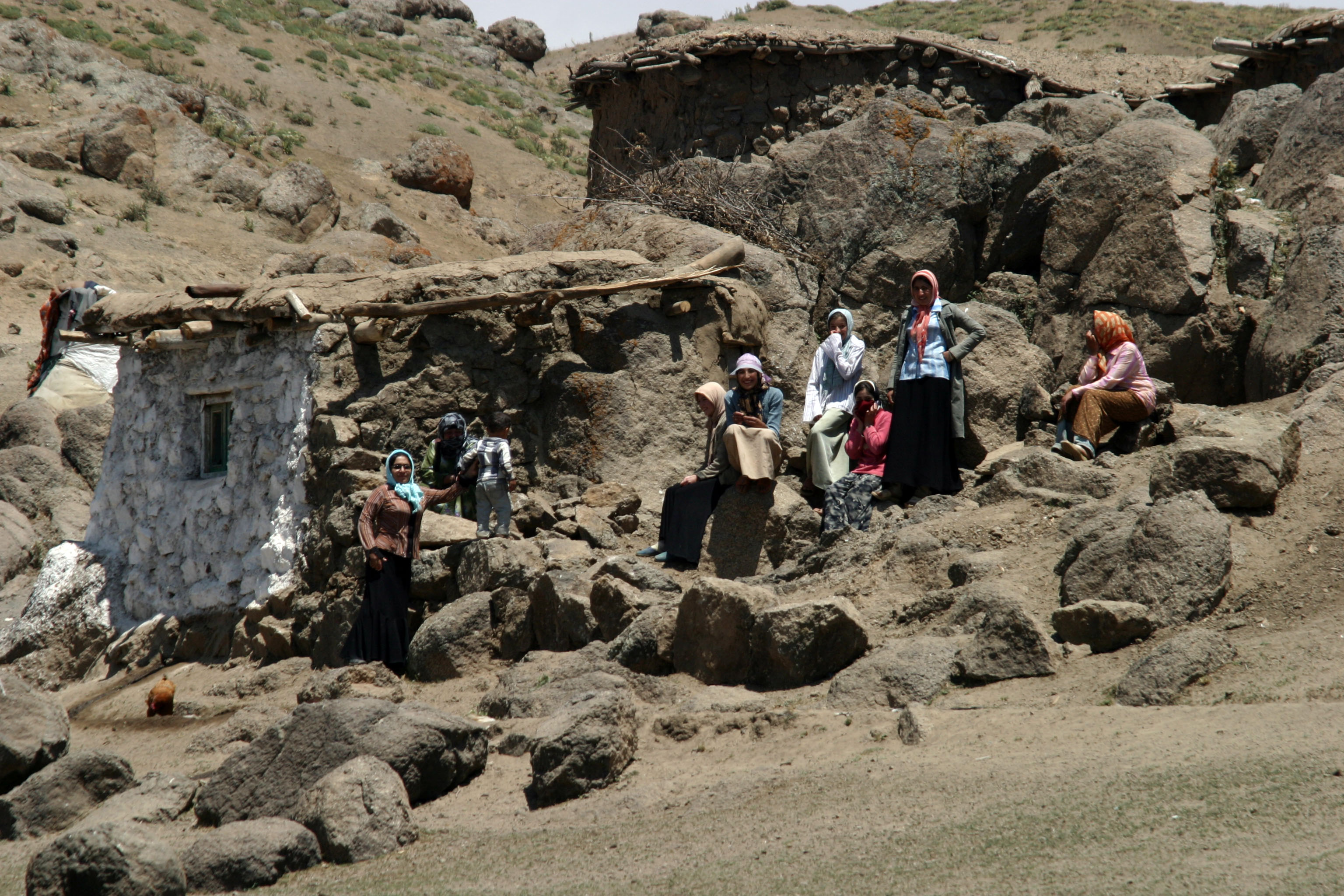 زنان عشایر شاهسون در اطراف روستای لمبر  