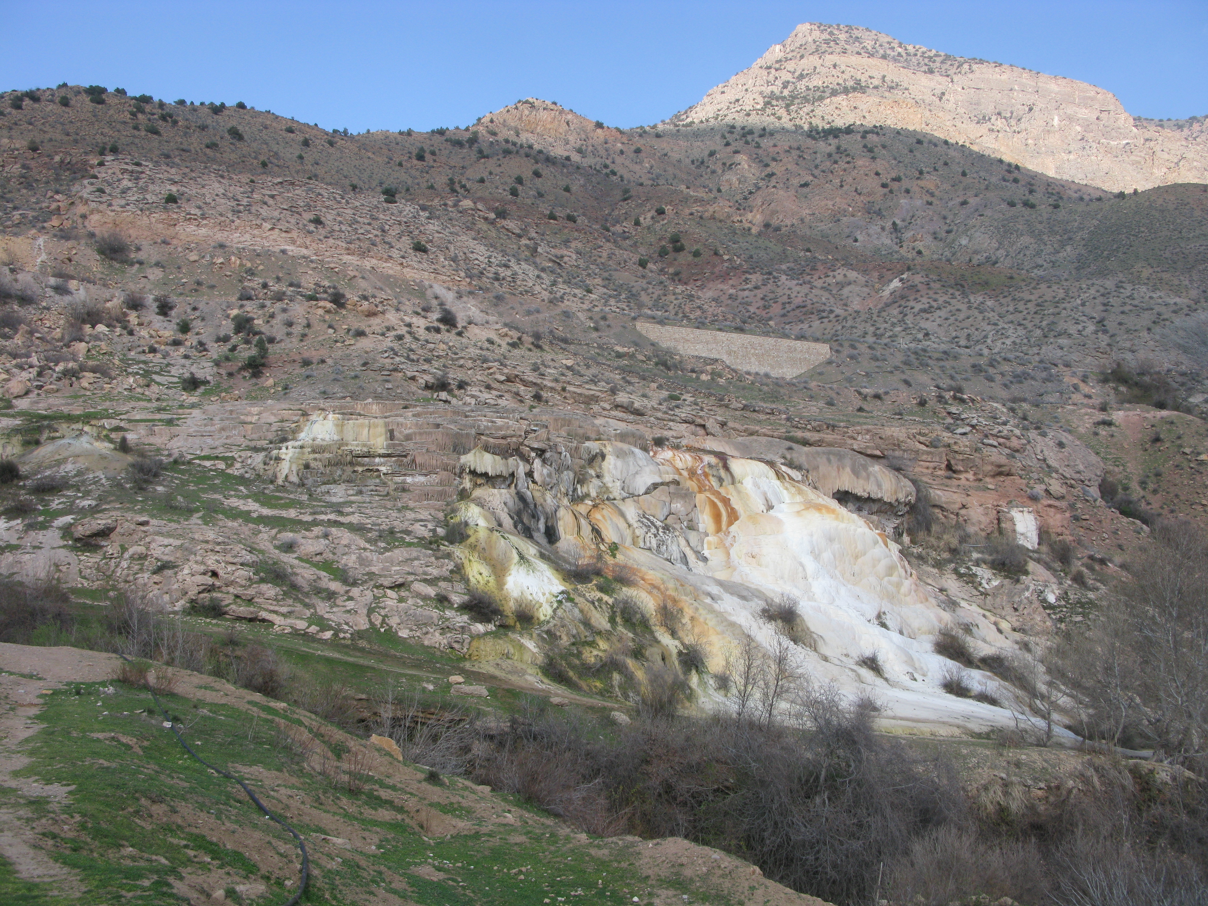 چشمه آب معدنی سنگرود 
