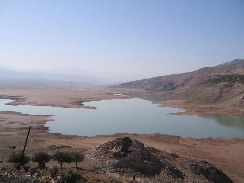 Sefidrud dam lake 